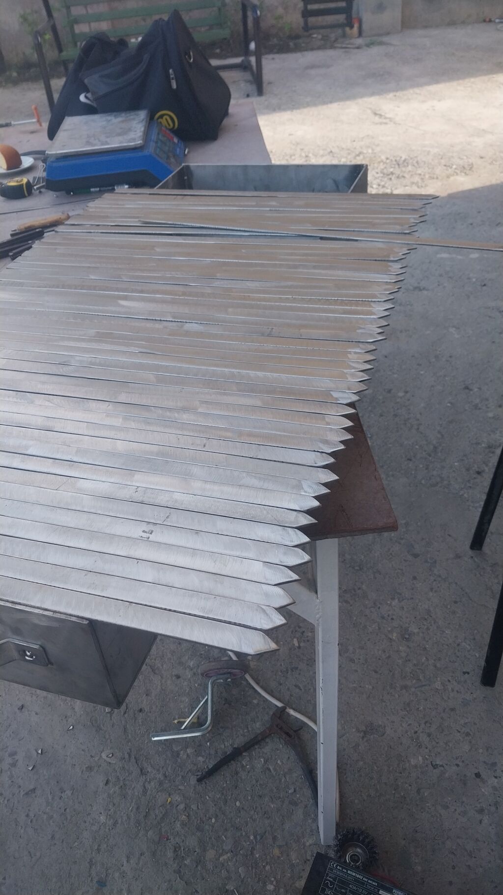 Metal şiş dəsti - Material: paslanmayan və qalın metal (istehsalat — Mangal və aksesuarları, Bakı
