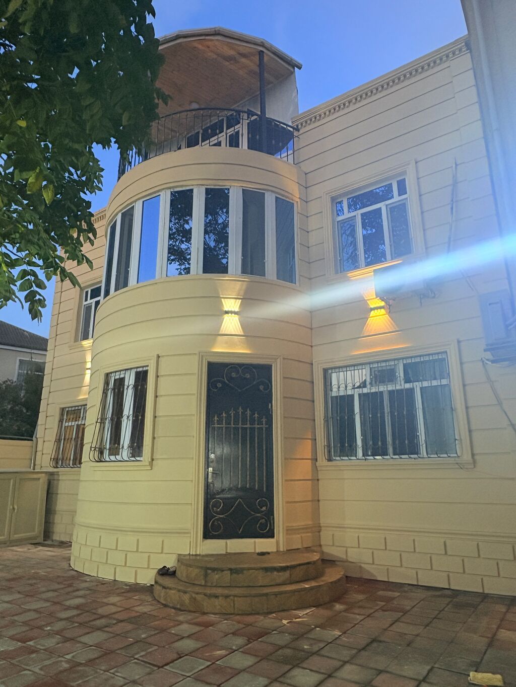 150 kv. m, 4 otaqlı, Kombi, Qaz, İşıq — Ev, villa, Bakı (2)
