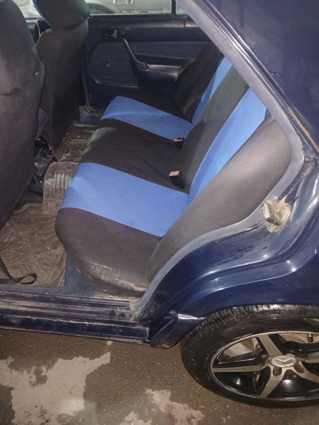 Mercedes-Benz 190 (W201) sedan - Kuzov: 4 qapı, qara rəng - Nömrə 10-ZO-764 — Avtomobillər, Sumqayıt (5)