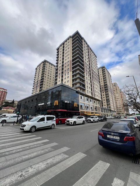 Satılır 4 otaqlı yeni tikili 195 m² — 475 000 ₼ · Bakı · Mənzil Satılır 4 otaqlı yeni tikili 195 m² — Bakı