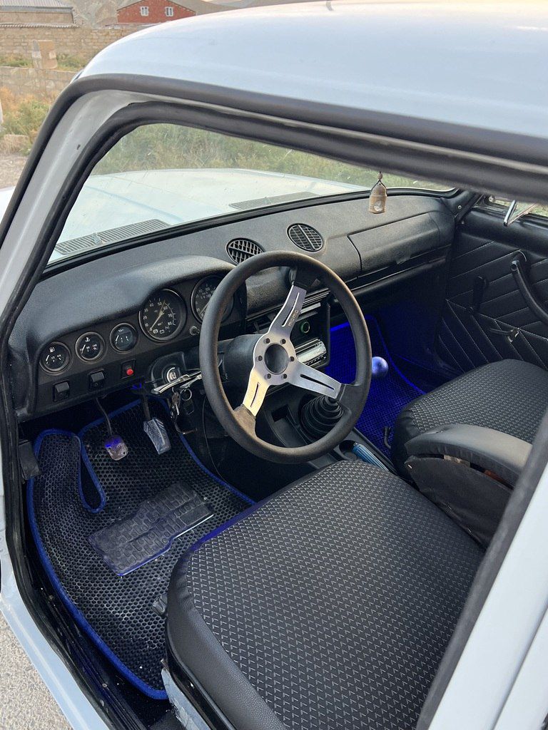 Lada (VAZ) 2106, 1.6 L, 1980 il, 300 000 km 01-CV-826 — Avtomobillər, Bakı (9)