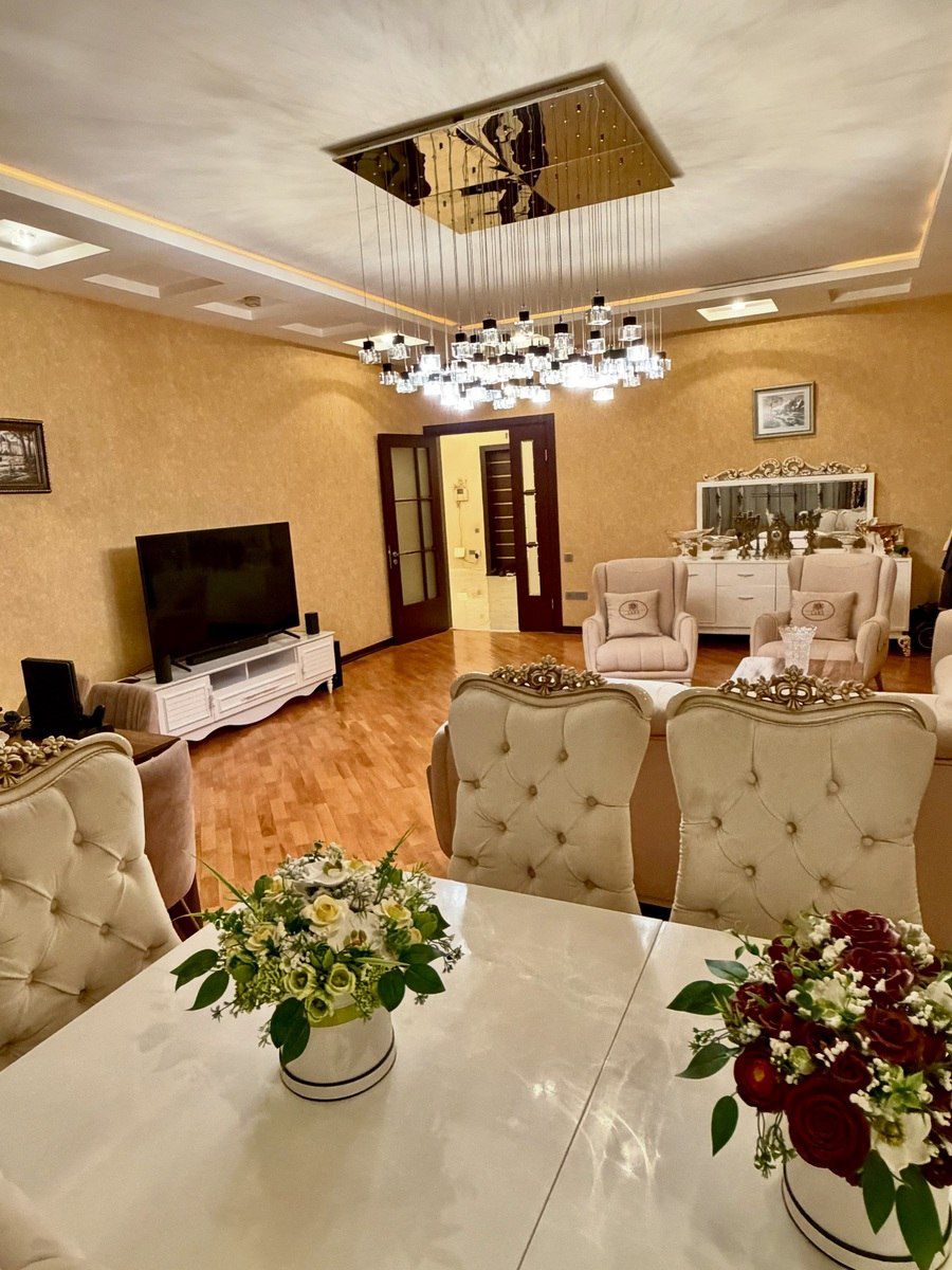 Satılır 4 otaqlı yeni tikili 200 m² — Mənzil, Bakı (4)