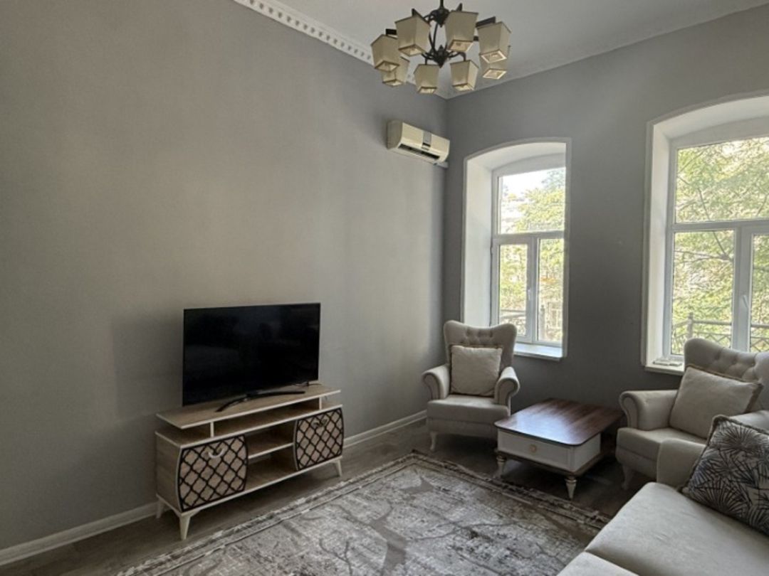 Satılır 4 otaqlı köhnə tikili 125 m² — Mənzil, Bakı (2)