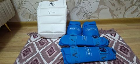 Karate qoruyucu dəst - Brend: Arawaza (WKF Approved işarəli) — 60 ₼ · Bakı · Döyüş sənətləri Karate qoruyucu dəst - Brend: Arawaza (WKF Approved işarəli) — Bakı