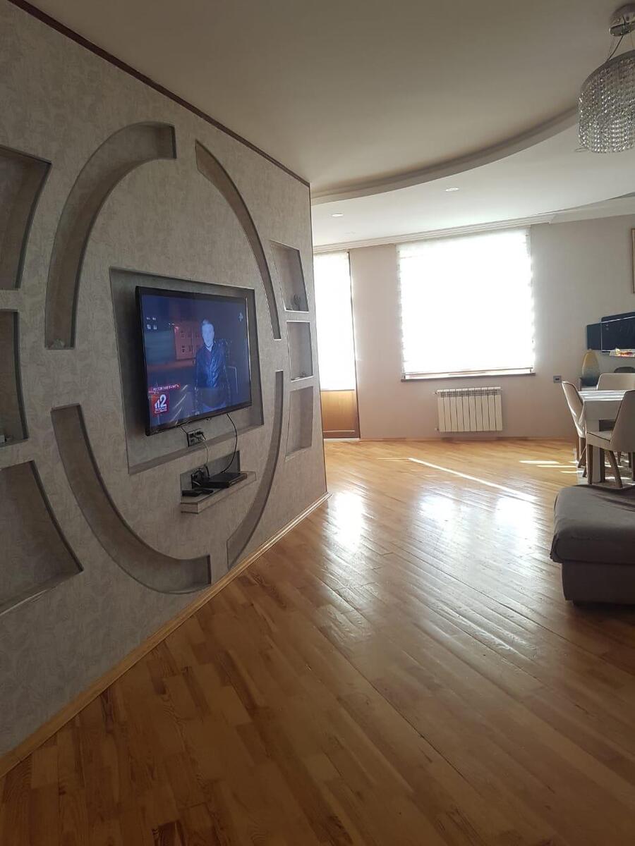 Satılır 7 otaqlı həyət evi/bağ evi 500 m² — Ev, villa, Bakı (5)