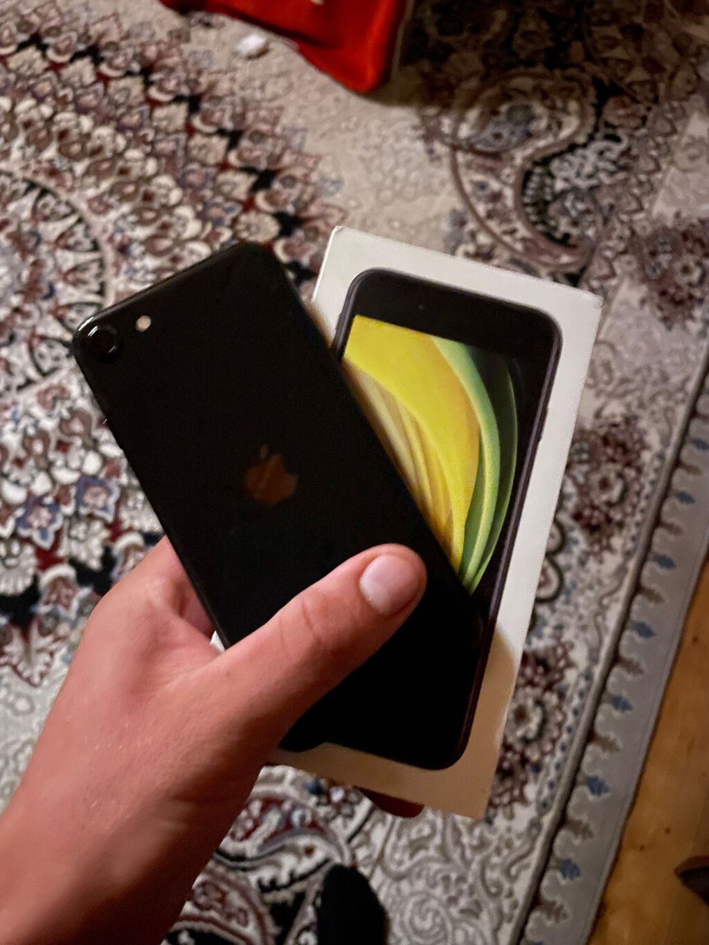 IPhone SE 2020, 64 GB, Jet Black, Barmaq izi — Apple iPhone, Bakı