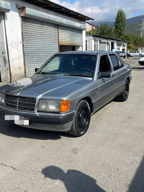 Mercedes-Benz 190 (W201): 2 l 1992 il Sedan — Şəki