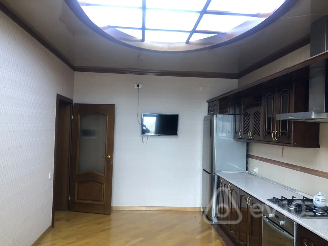 3 otaqlı mənzil, 170 m², Təbriz küçəsi — kirayə — Mənzil, Bakı (11)