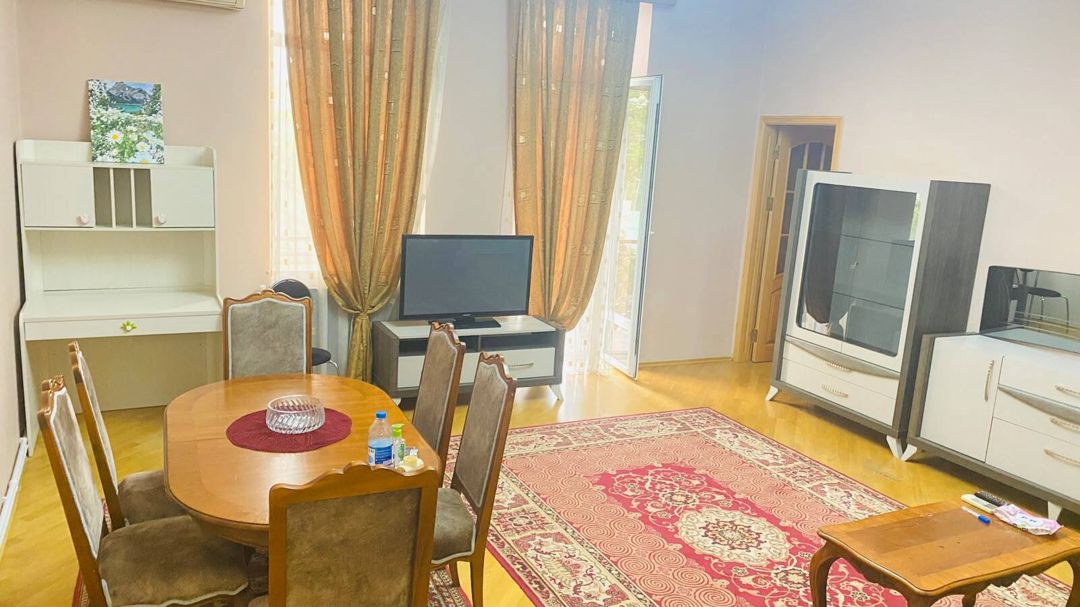 İcarəyə verilir 3 otaqlı köhnə tikili 90 m² — Mənzil, Bakı