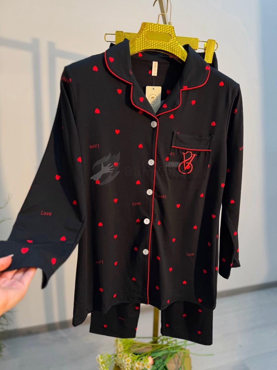 Çox gözəl yumuşaq material düyməli 2li Pijama — Qadın paltarı, Bakı