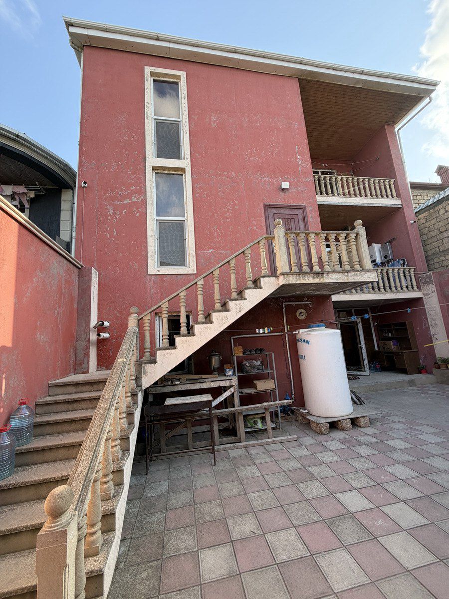 Satılır 10 otaqlı həyət evi/bağ evi 300 m² — Ev, villa, Bakı (2)