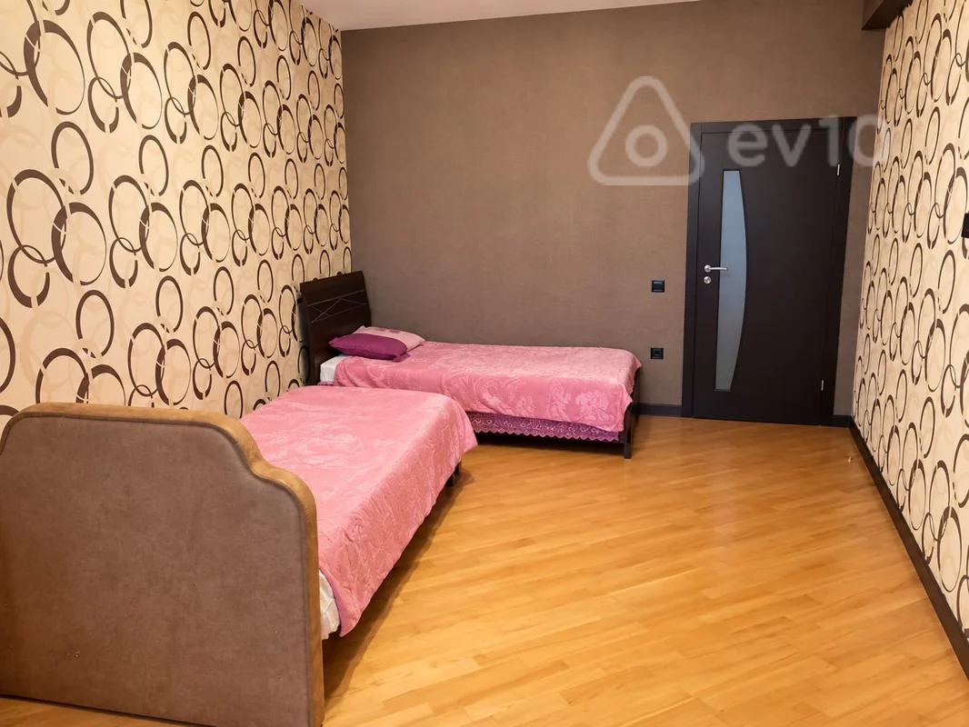 3 otaqlı mənzil, 140 m², Azər Əliyev küçəsi — kirayə — Mənzil, Bakı (5)