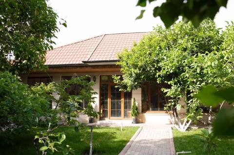 Satılır 6 otaqlı həyət evi/bağ evi 450 m² — asim