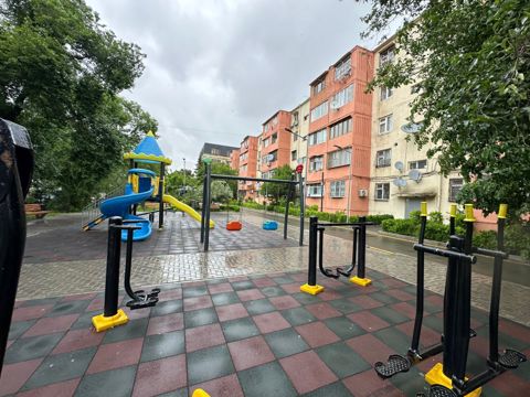 Satılır 4 otaqlı köhnə tikili 90 m² — Bakı