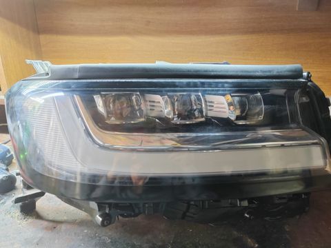 Toyota Land Curiser 2024 sağ led farası — Bakı