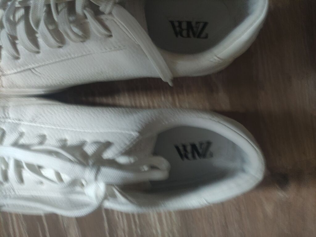 Zara brendinin ağ rəngli uniseks krossovkaları - Model: klassik aşağı — Krossovkalar, Bakı (3)