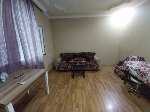 Satılır 2 otaqlı köhnə tikili 65 m² — Bakı
