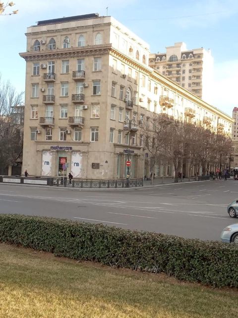 Satılır 2 otaqlı köhnə tikili 85 m² — Квартира