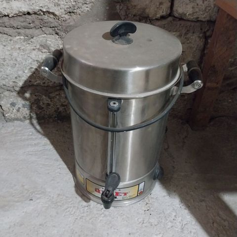Sənaye tipli elektrikli su qızdırıcısı / samovar hec bir prablemi — Bakı