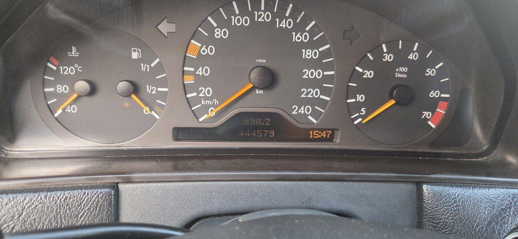 Mercedes E 240, 2.4 L, 1999 il, 444 579 km 10-MU-298 — Avtomobillər, Gəncə (5)