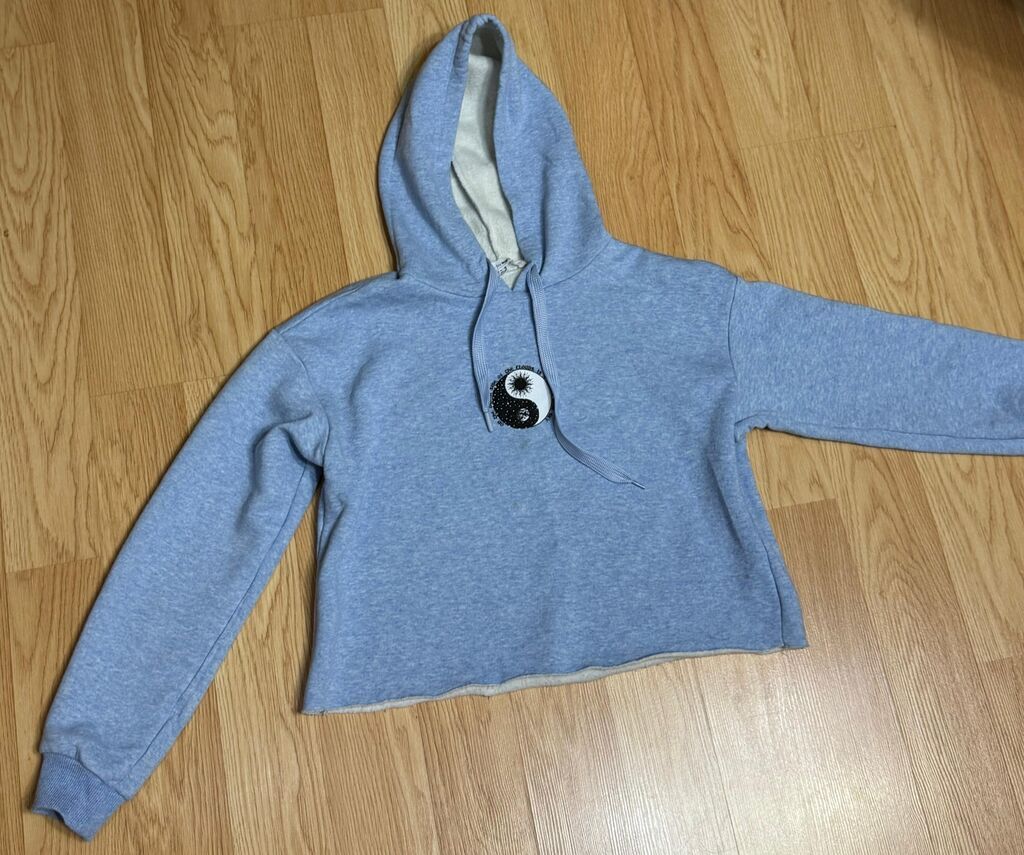 Koton Məhsul: Qadın kapüşonlu qısa svitşot (crop hoodie) - Rəng: Açıq — Hodie və sviter, Bakı (3)