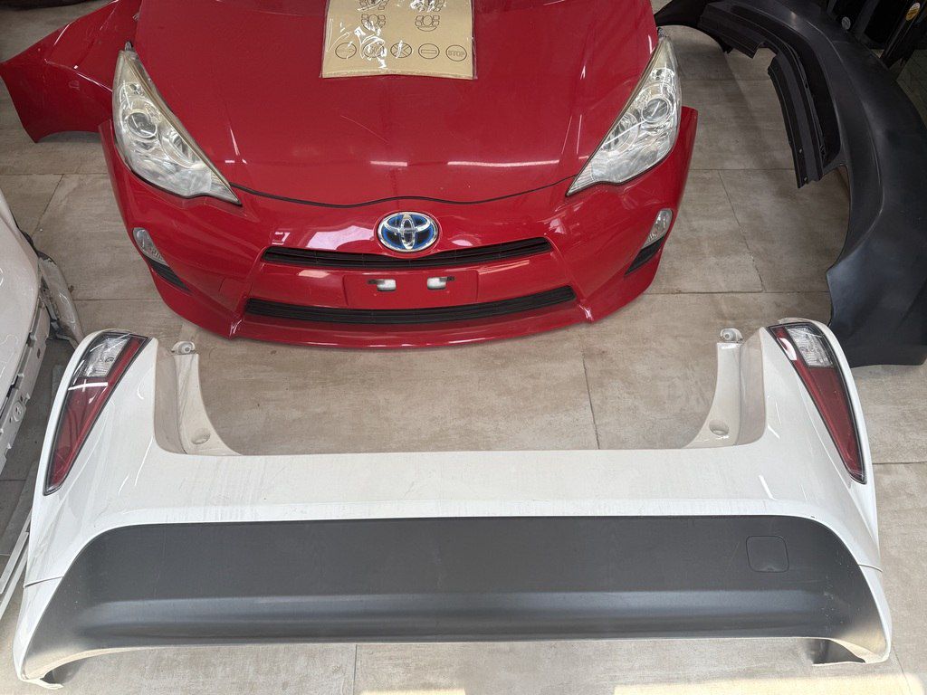 "Toyota Prius" arxa buferi — Ehtiyat hissələri və aksesuarlar, Bakı (2)