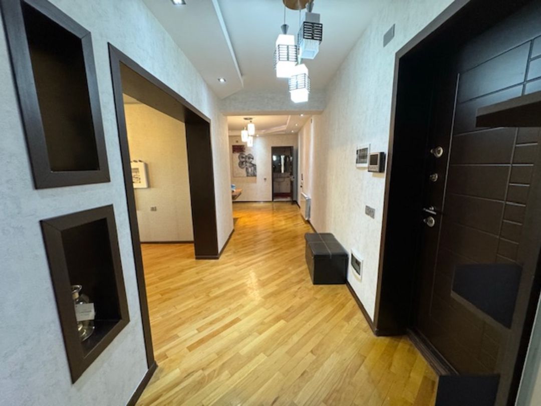 Satılır 3 otaqlı yeni tikili 135 m² — Mənzil, Bakı (7)