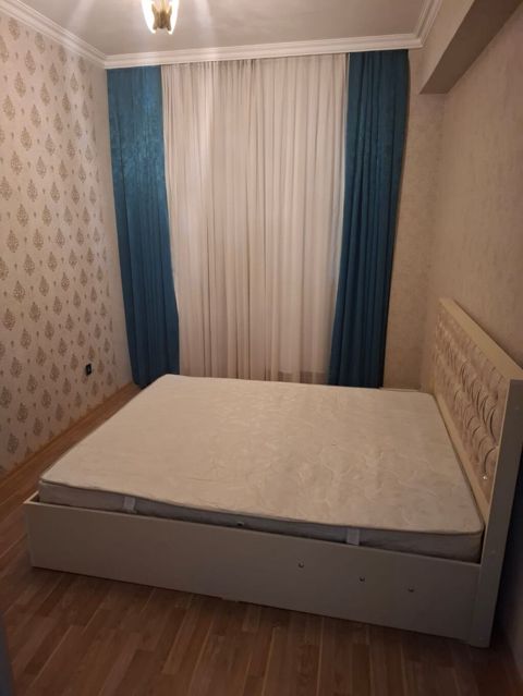 Taxt. 150man. Yaxsi veziyyetdedi.Bazalidi.Matraslidi.Unvan — Bakı