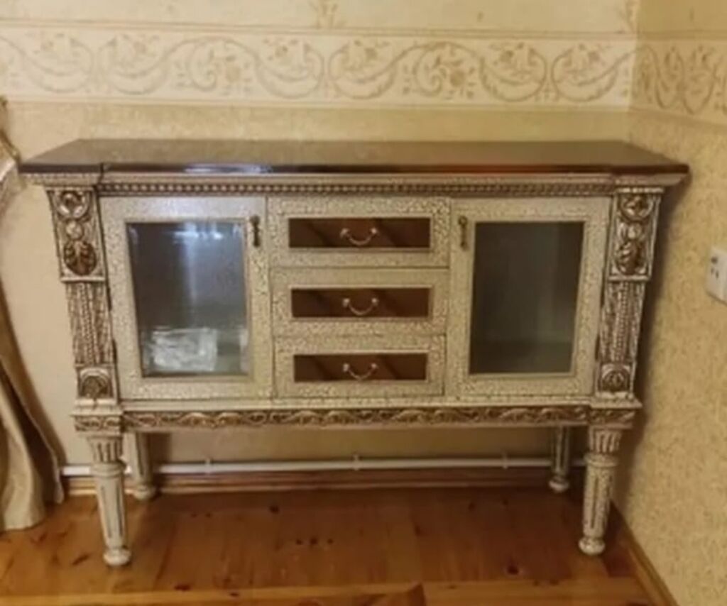 Klassik üslubda qonaq otağı dəsti, TV stendli komod, güzgü — Qonaq otağı üçün, Masazır (7)