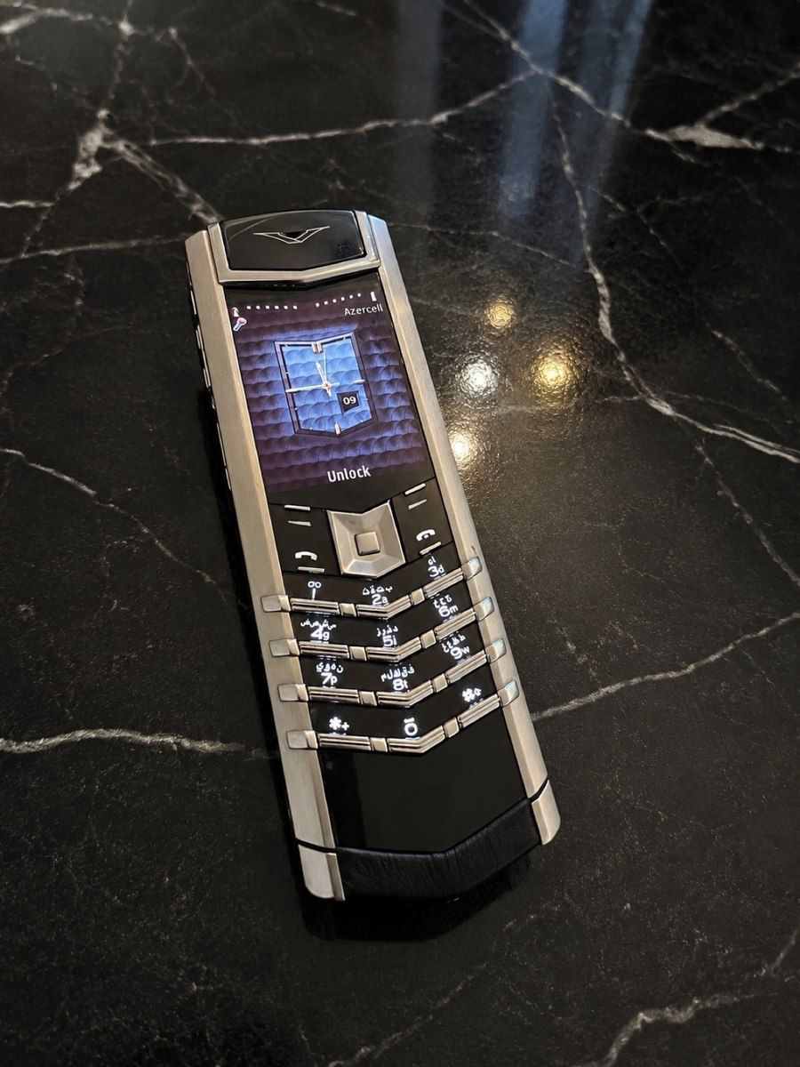 Vertu Signature S Design Black and White 4GB — Smartfonlar, Bakı