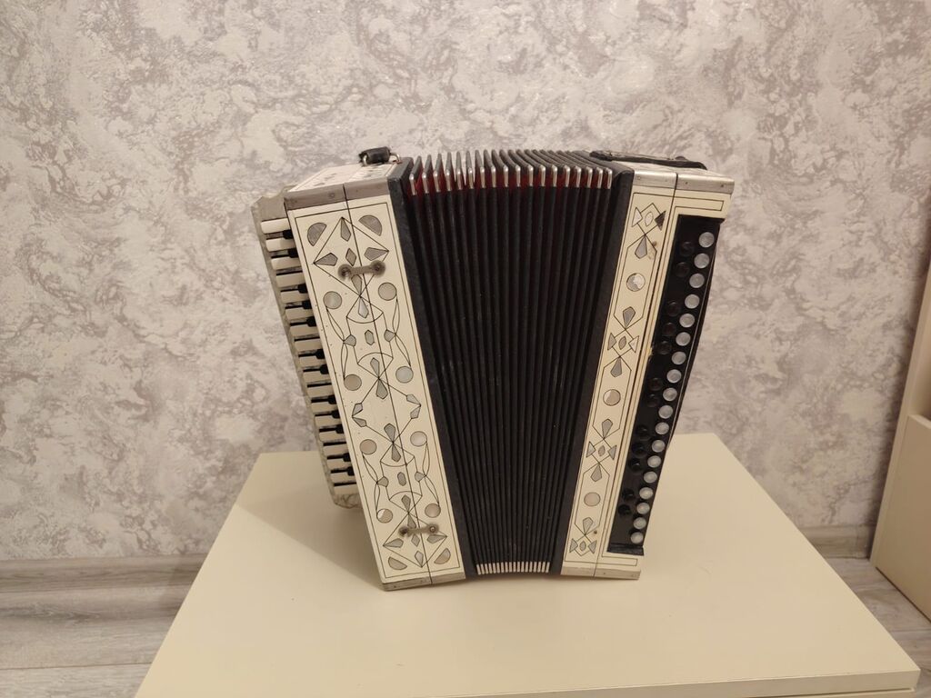 Qedimi professional qarmon.Zahir usta restavrasiya eliyib.Super — Akkordeonlar, harmonilar, bayanlar, Bakı