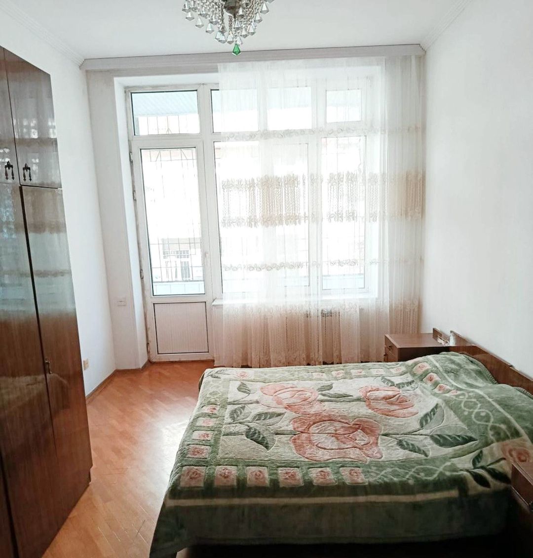 İcarəyə verilir 4 otaqlı köhnə tikili 120 m² — Mənzil, Bakı (2)