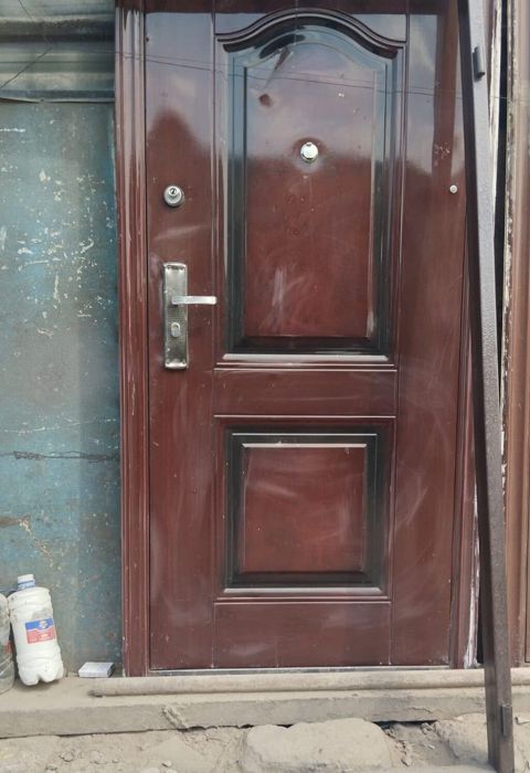 Seyf qapi 200/90sm 105azn Dernegul 9686 leli — Bakı