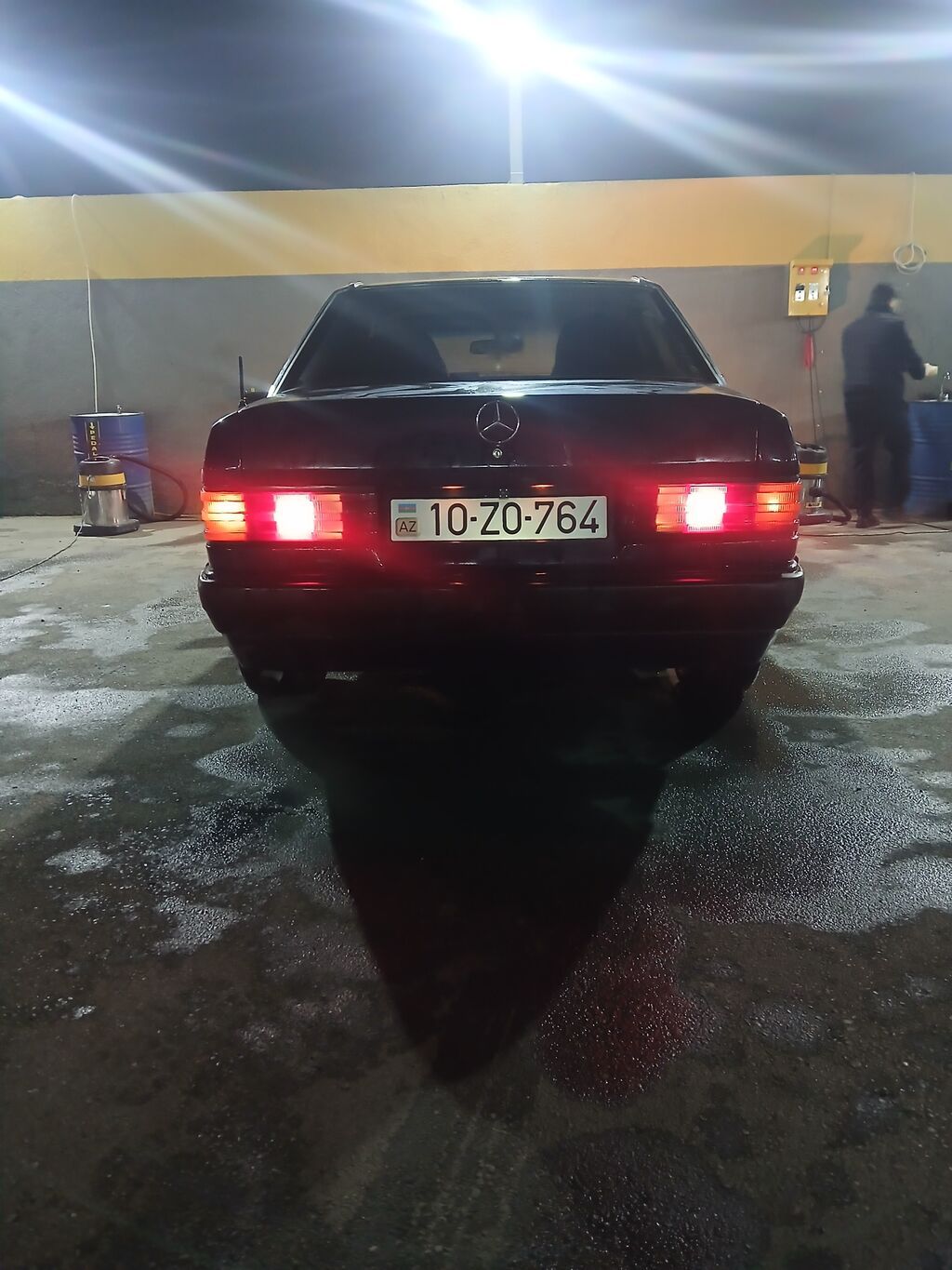 Mercedes-Benz 190 (W201) sedan - Kuzov: 4 qapı, qara rəng - Nömrə 10-ZO-764 — Avtomobillər, Sumqayıt (9)