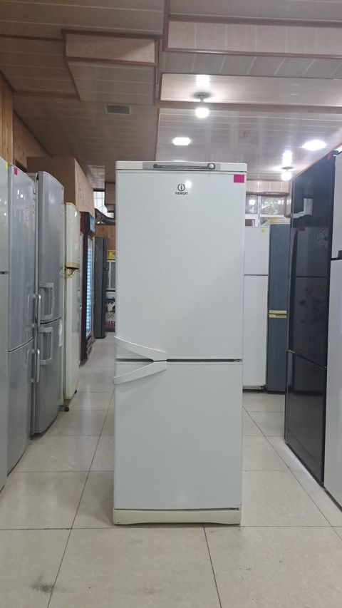 Indesit ikiqapılı soyuducu - Rəng: ağ, klassik dizayn - Üst hissə — Digah