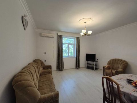 Satılır 2 otaqlı köhnə tikili 61 m² — Bakı