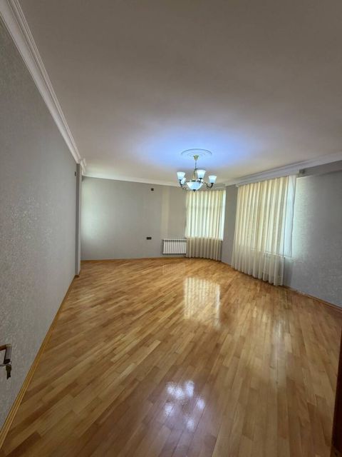 Satılır 3 otaqlı yeni tikili 125 m² — Bakı