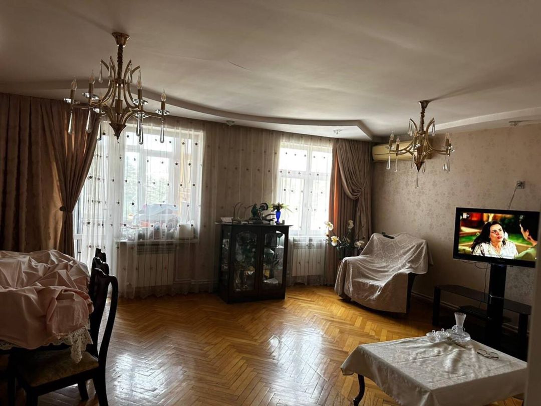 Satılır 4 otaqlı köhnə tikili 70 m² — Mənzil, Bakı (2)