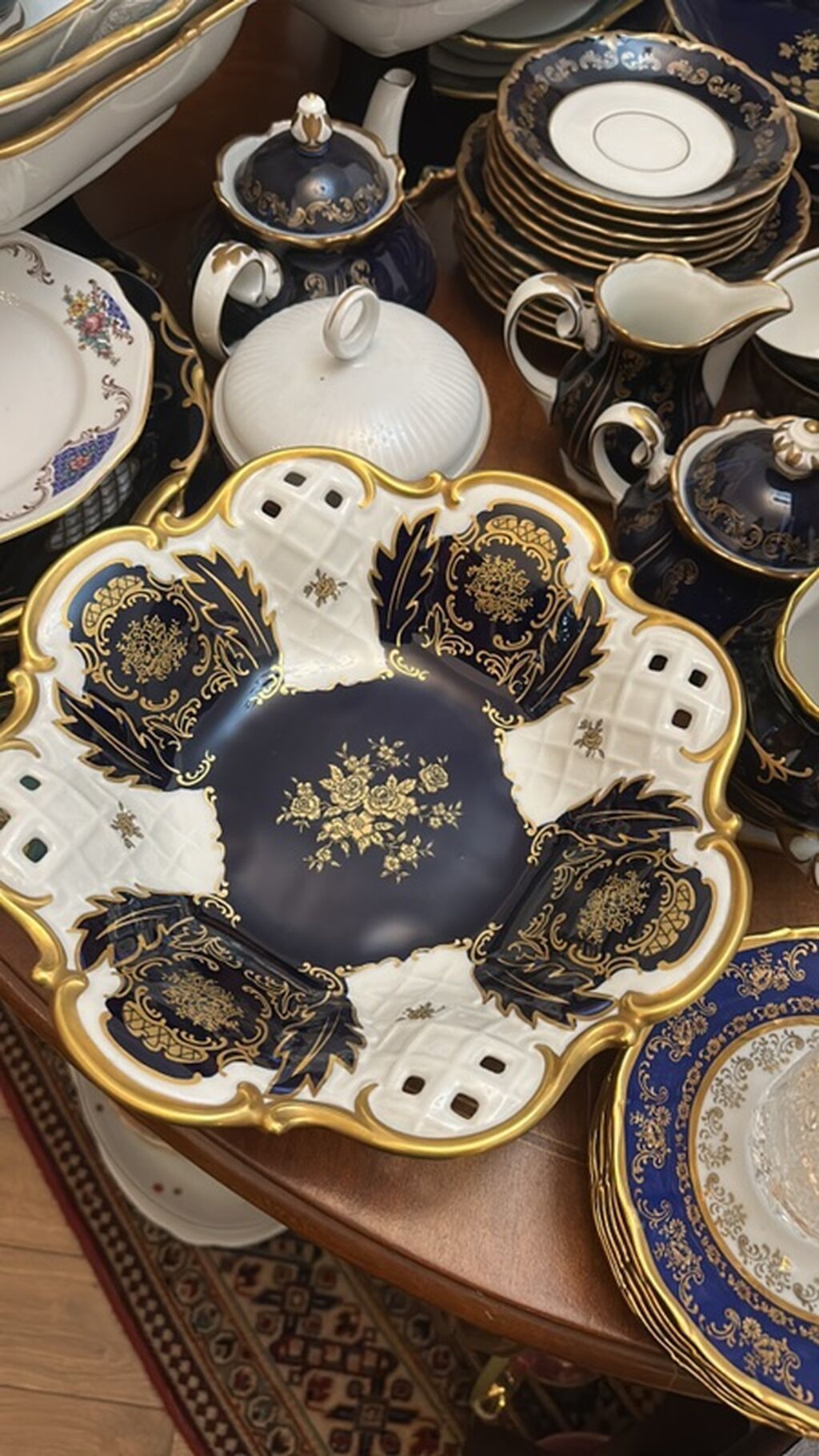 Royal üslubda bəzədilmiş iri dekorativ porselen meyvə/qab. - Rəng — Süfrə qabı, Xırdalan (2)