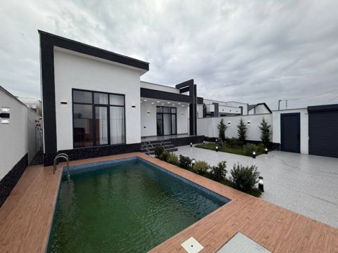 Satılır 3 otaqlı həyət evi/bağ evi 150 m² — 235 000 ₼ · Bakı · Ev, villa Satılır 3 otaqlı həyət evi/bağ evi 150 m² — Bakı