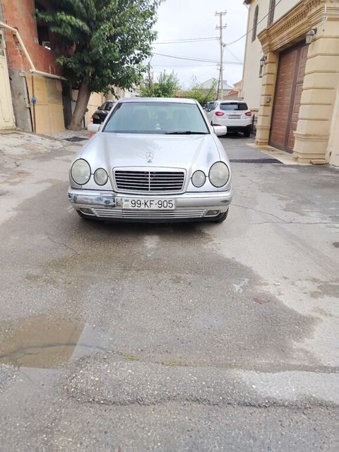 Mercedes E 200, 2.2 L, 1999 il, 500 450 km — Bakı
