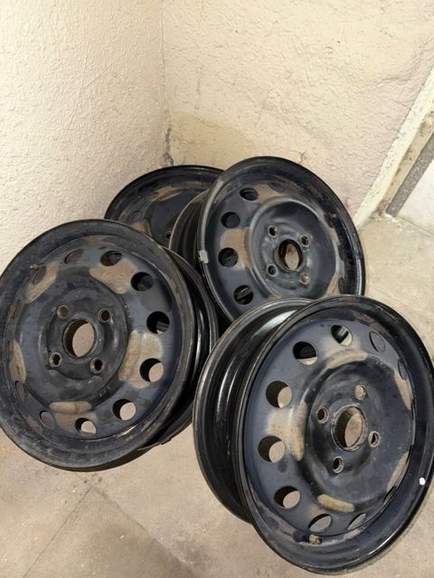 Disklər 155/70 R13 — 65 ₼ · Bakı · Ehtiyat hissələri və aksesuarlar Disklər 155/70 R13 — Bakı