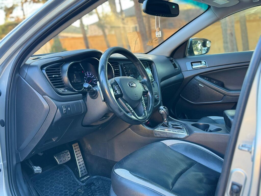 Kia Optima sedan – gümüşü rəngdə, tam ölçülü şəhər və magistral üçün 20-ES-082 — Avtomobillər, Bakı (5)
