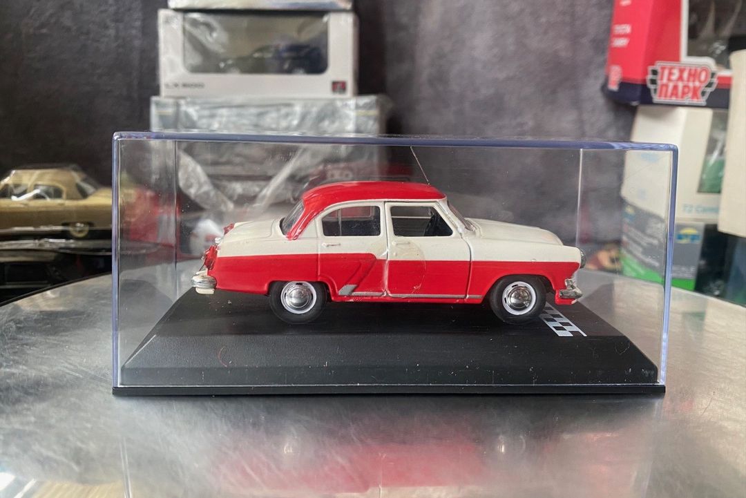 Коллекционная модель GAZ- 21 Volga Red White 1964 — Kolleksiyalar, Bakı (3)