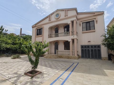 Satılır 6 otaqlı həyət evi/bağ evi 280 m² — 500 000 ₼ · Bakı · Ev, villa Satılır 6 otaqlı həyət evi/bağ evi 280 m² — Bakı