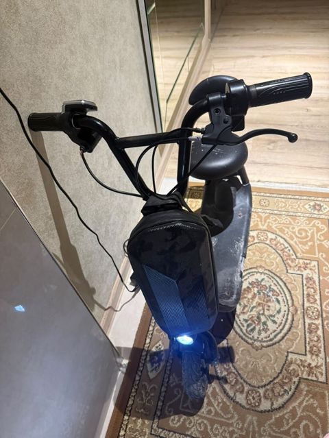Elektrik skuter – oturacaqlı model - Güclü elektrik mühərriki, qaz — 200 ₼ · Digah · Skuterlər Elektrik skuter – oturacaqlı model - Güclü elektrik mühərriki, qaz — Digah