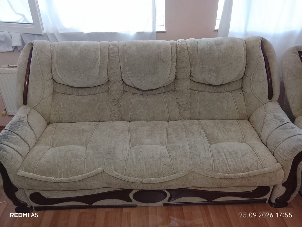 Klassik üslubda yumşaq mebel dəsti - Tərkibi: 3 nəfərlik divan + 1 — Yumşaq mobilya dəstləri, Bakı