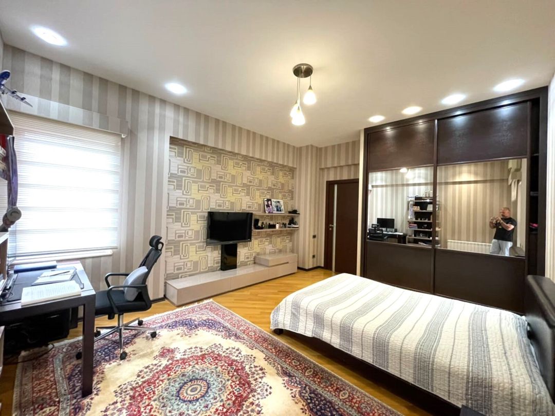 Satılır 4 otaqlı yeni tikili 200 m² — Mənzil, Bakı (10)