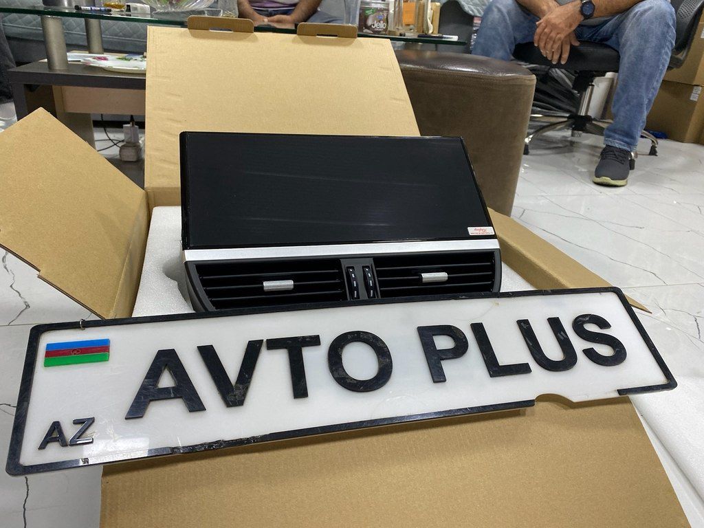 "Porsche Cayenne 2010-17" monitoru — Ehtiyat hissələri və aksesuarlar, Bakı (2)