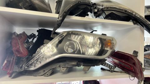 Toyota Prado farası — 700 ₼ · Bakı · Ehtiyat hissələri və aksesuarlar Toyota Prado farası — Bakı